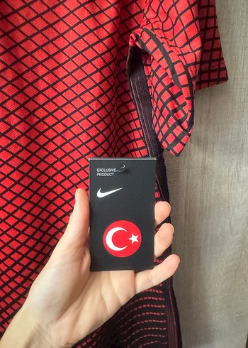 Nike Kırmızı V Yakalı Düğmeli Erkek türkiye forması