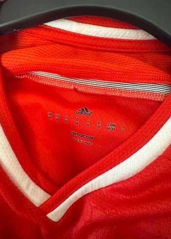 Adidas Adidas Kırmızı V-Yaka Kısa Kollu Forma