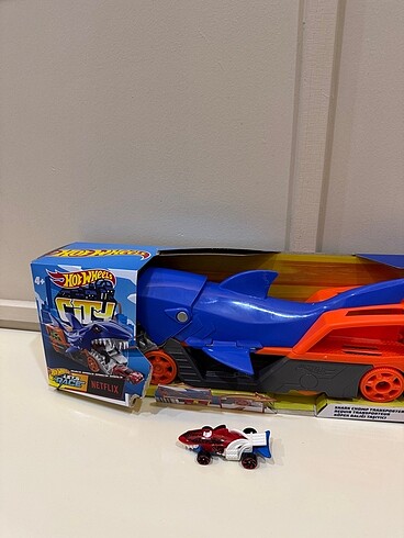 Hotwheels Köpek balığı taşıyıcı