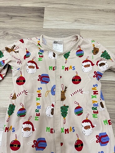 H&M Yeni yıl tulum