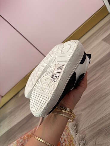 25 Beden H&M spor ayakkabı