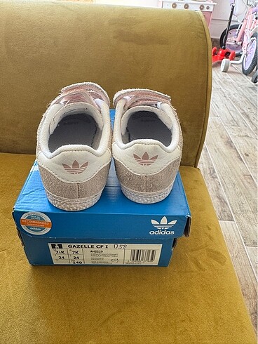 24 Beden pembe Renk Adidas gazelle cocuk