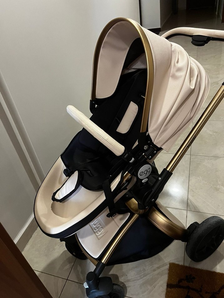 Beyaz Bebek Arabası Hafif Tasarım - Görsel 5