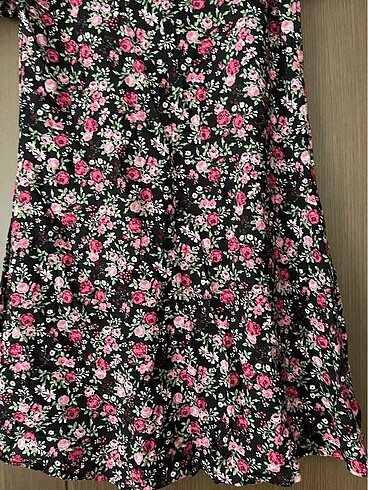 m Beden çeşitli Renk H&M çüçek desenli, düğmeli elbise