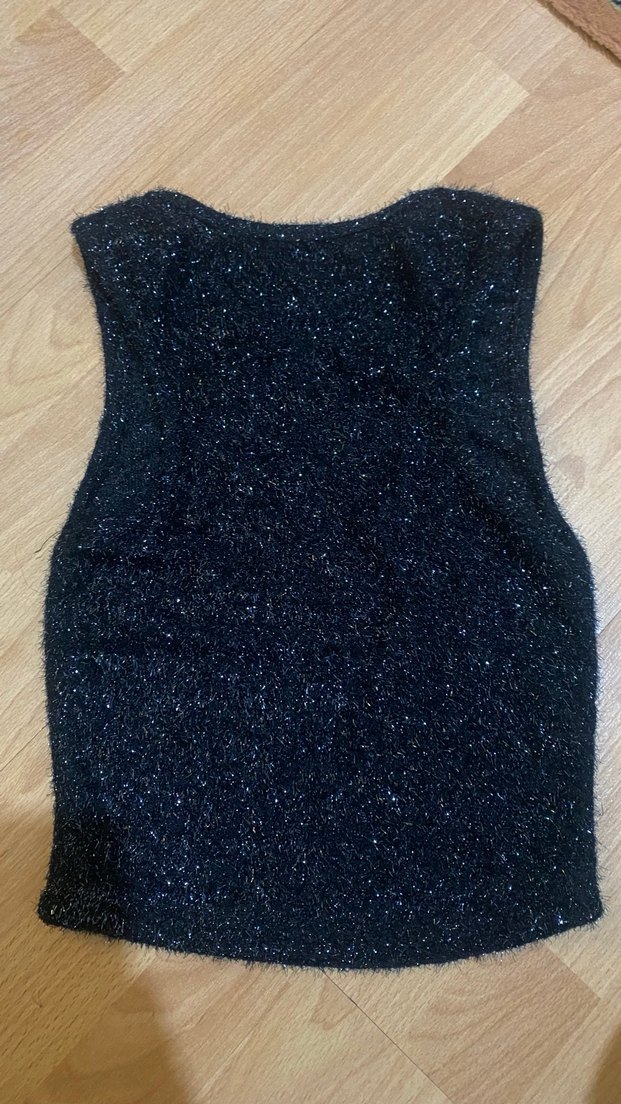 Parlak Siyah Kadın Kolsuz Bluz - Görsel 3