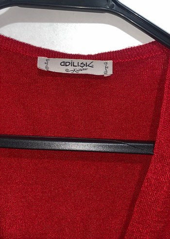 Kırmızı V Yaka Düğmeli Kadın Hırka - Görsel 3