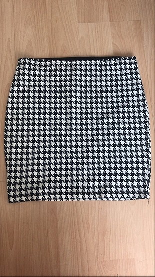 Zara Siyah beyaz kaz ayağı dar mini etek
