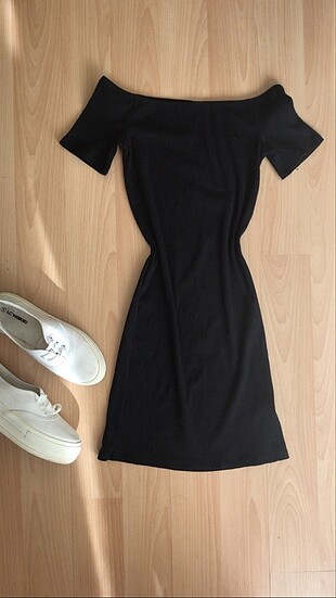 H&M H&m omuzları açık mini dar mini elbise