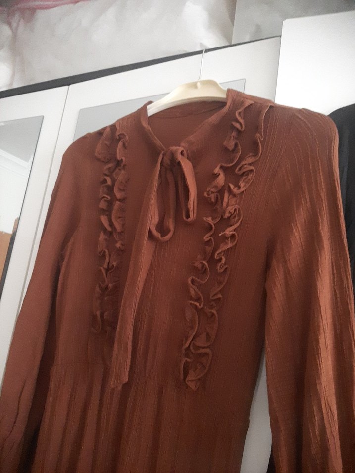 Uzun Kollu Kahverengi Nakışlı Uzun Elbise - Görsel 5