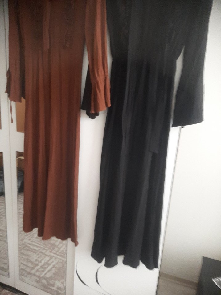 Uzun Kollu Kahverengi Nakışlı Uzun Elbise - Görsel 3