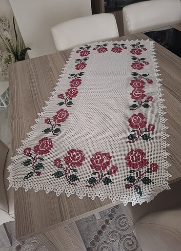 Beden Dantel runner