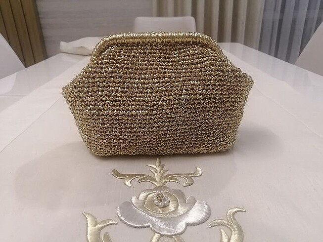 Beden Örgü gold clutch