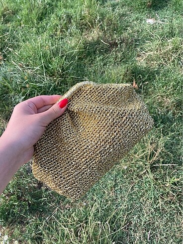 Beden Gold clutch çanta?