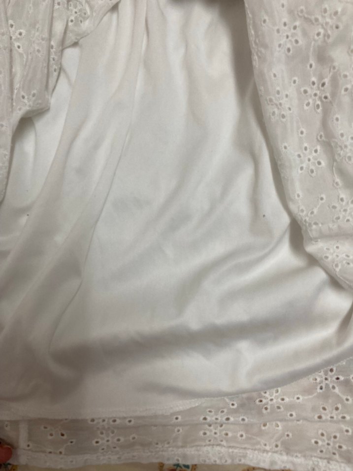 Düğmeli Beyaz İşlemeli Keten elbise - Görsel 4
