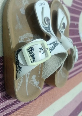 Beyaz Tokalı Paris Temalı Topuklu Terlik - Görsel 2