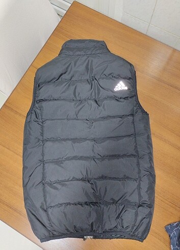 Adidas Ürün temiz ve hasarsızdir