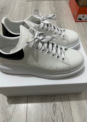 Alexander McQueen Minimal Beyaz Deri Sneaker