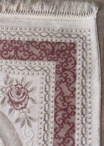 İşlemeli Beyaz Klasik Halı - Görsel 3