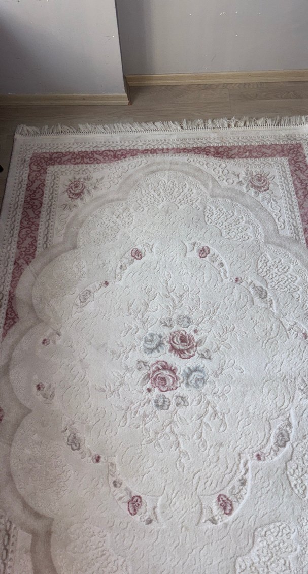 İşlemeli Beyaz Klasik Halı - Görsel 2