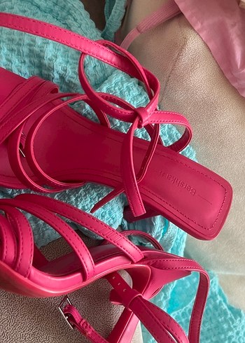 35 Beden pembe Renk Pembe sandalet