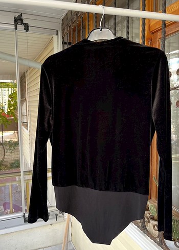 Alttan çıtçıtlı kadife siyah bluz - Görsel 4