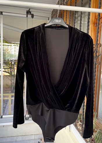 Alttan çıtçıtlı kadife siyah bluz - Görsel 3