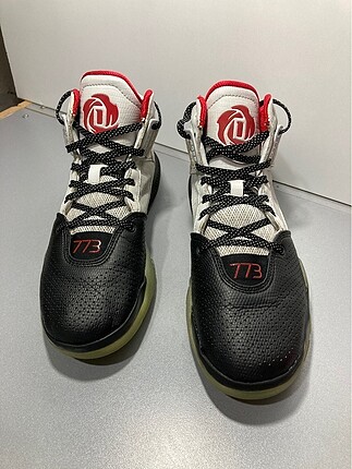 42 Beden Adidas basketbol ayakkabısı