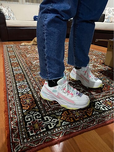Skechers