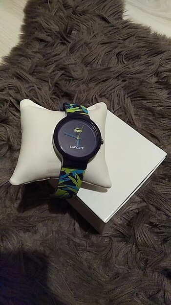 Lacoste saat 