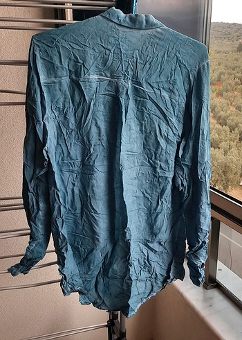 Düğmeli Uzun Kollu Mavi Denim Gömlek - Görsel 3