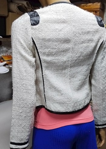 Dik Yakalı Kısa Kadın Ceket - Görsel 5