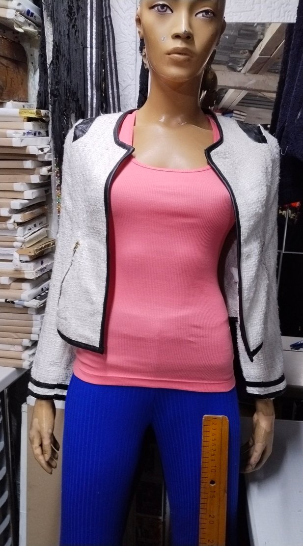 Dik Yakalı Kısa Kadın Ceket - Görsel 2