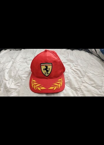 Beden kırmızı Renk Vintage FERRARI Şapka Michael Schumacher büyük logo 90'lara ait