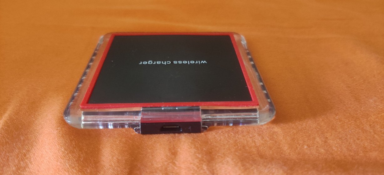 Şık Tasarımlı Kırmızı Kablosuz Telefon Şarj Cihazı - Görsel 3