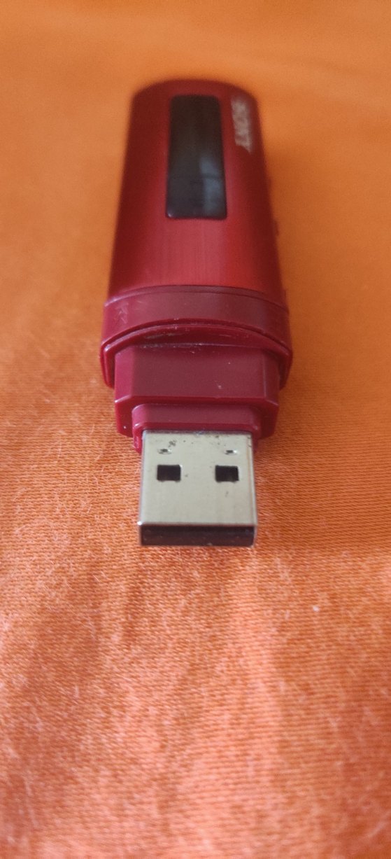 Sony NWZ-B183F 4GB Kırmızı Mp3 Player. - Görsel 3