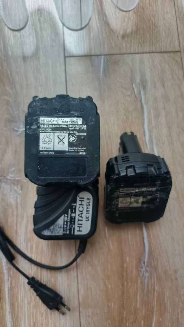 Hitachi şarj ünitesi ve batarya - Görsel 2