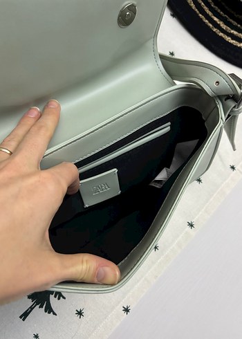 Yeşil Deri Tokalı Günlük Kadın Çantası - Görsel 3