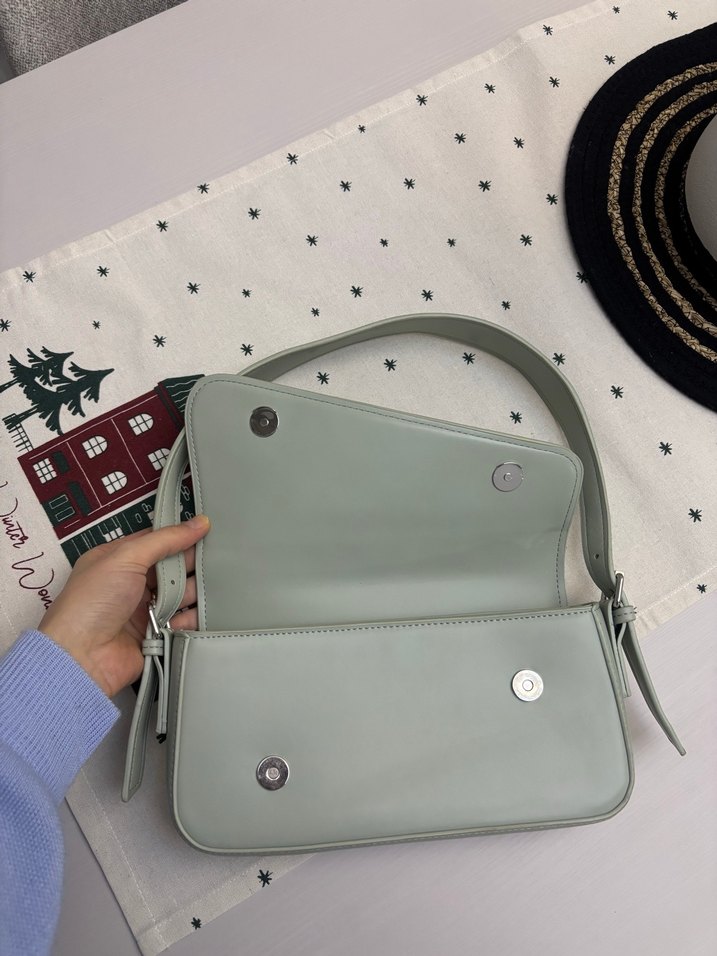 Yeşil Deri Tokalı Günlük Kadın Çantası - Görsel 2