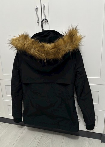 Kürk Detaylı Siyah Kadın Kışlık Mont - Görsel 6