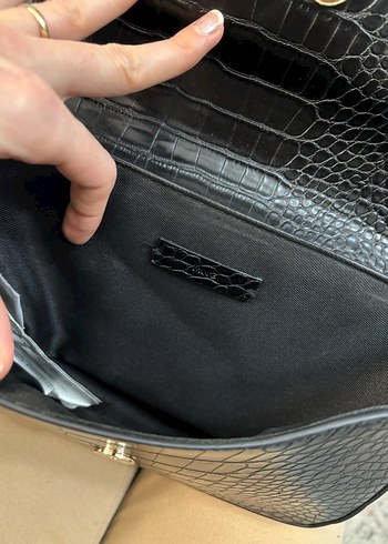 Mango Siyah Yılan Derisi Desenli Deri Kadın Çanta - Görsel 4