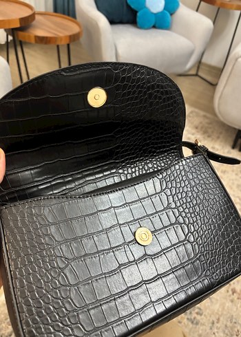 Mango Siyah Yılan Derisi Desenli Deri Kadın Çanta - Görsel 3