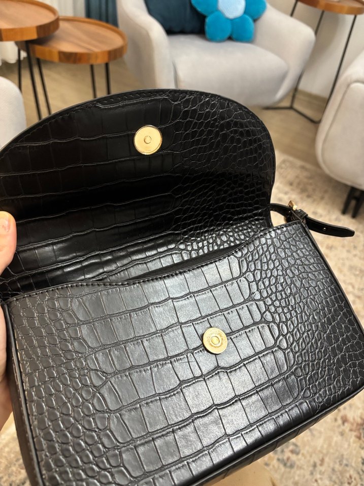 Mango Siyah Yılan Derisi Desenli Deri Kadın Çanta - Görsel 3