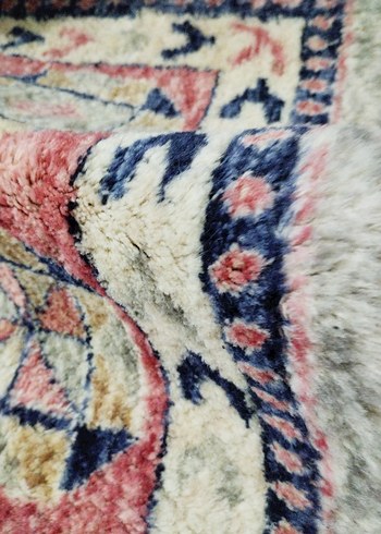 Çok Renkli Desenli Geleneksel Halı - Görsel 2