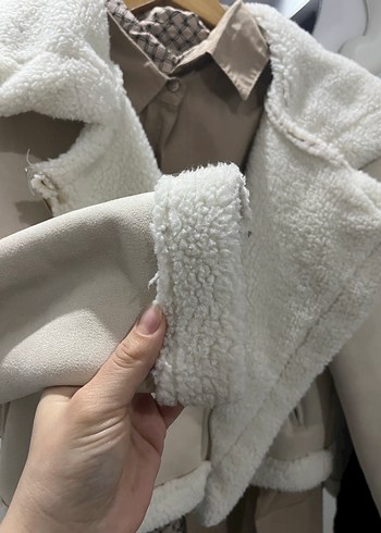 Beyaz Kürklü Kısa Biker Süet Mont - Görsel 8