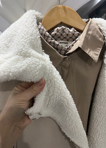 Beyaz Kürklü Kısa Biker Süet Mont - Görsel 7