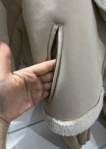 Beyaz Kürklü Kısa Biker Süet Mont - Görsel 6