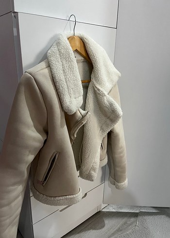 Beyaz Kürklü Kısa Biker Süet Mont - Görsel 2