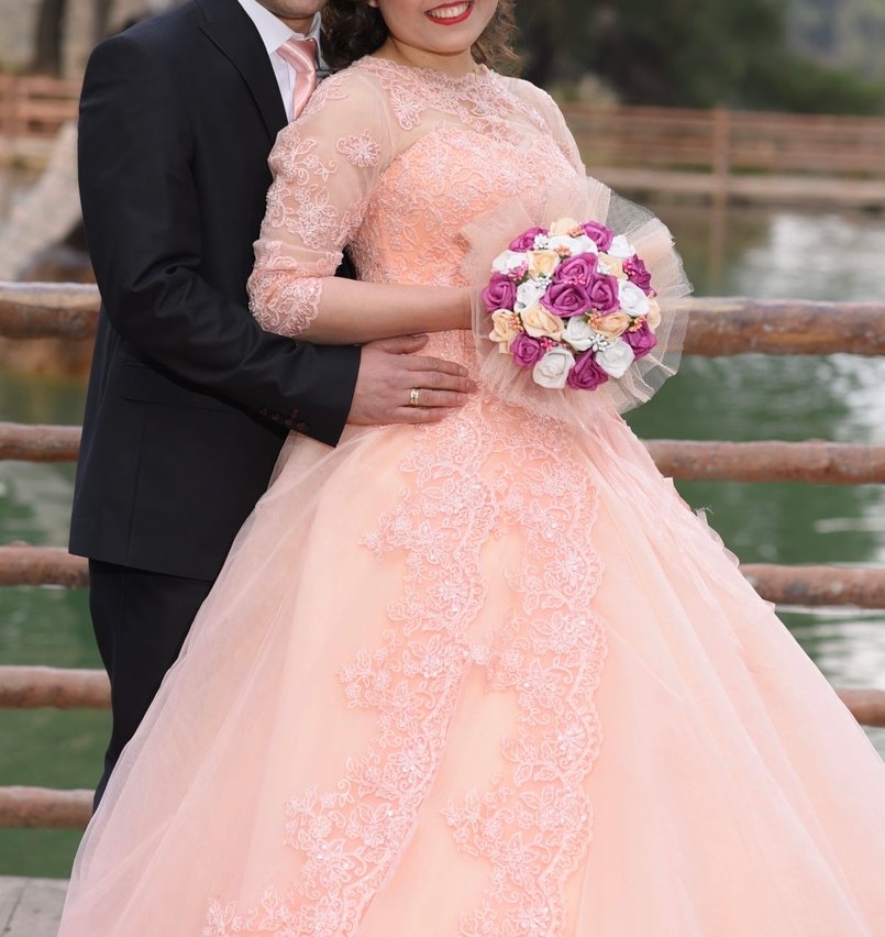 Pembe Dantel İşlemeli Uzun Kollu Nişan Elbisesi - Görsel 4