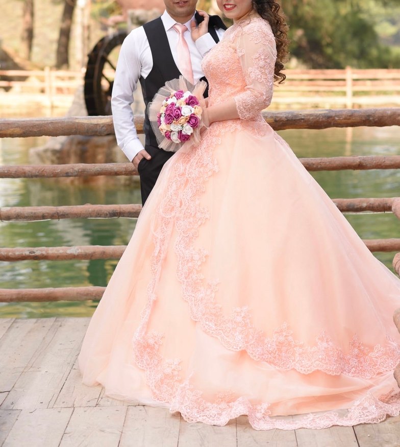 Pembe Dantel İşlemeli Uzun Kollu Nişan Elbisesi - Görsel 2