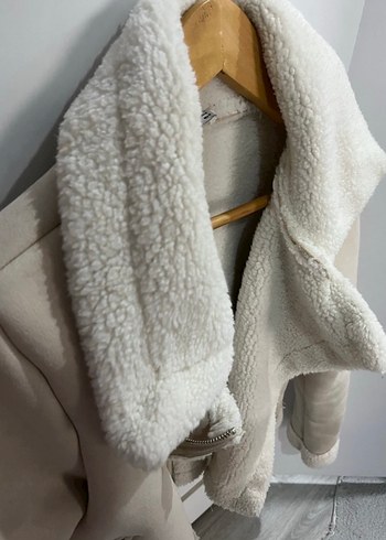 Kadın Bej Süet Kısa Biker Kürklü Mont - Görsel 3